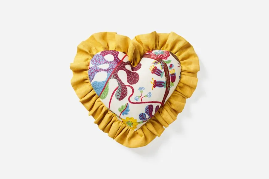 Josef Frank/Svenskt Tenn Kudde Hjärta med Volang* Kuddar