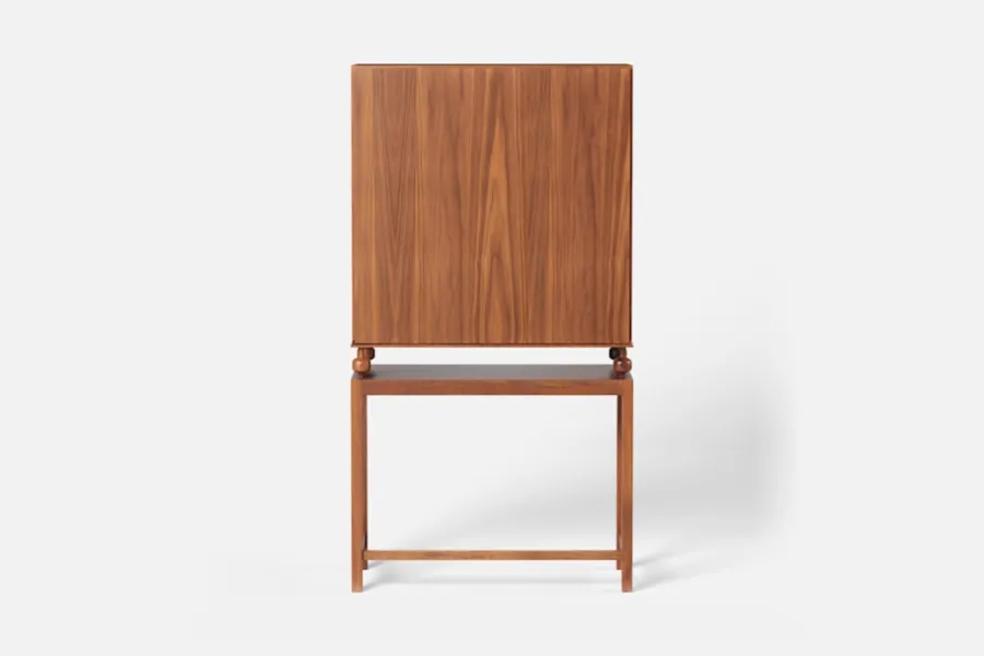 Josef Frank Vitrinskåp 2077* Skåp, Byråer & Sideboards